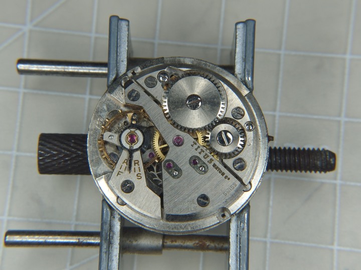 自娛玩修錶 - 天長地久: 鐵達時TITUS DE LUXE 21 Jewels (Case MOD. 5486/Venus cal. 227)