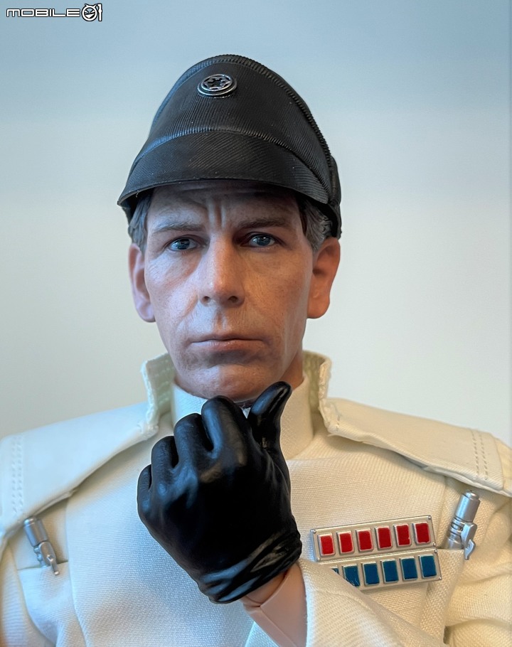 HotToys MMS519 星際大戰外傳：帝國先進武器研究局  局長 : 歐森·昆尼克
