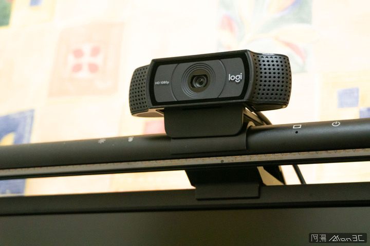 「開箱」Logitech 羅技 C920 Pro & C310 - 軟體功能相當方便