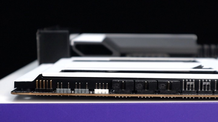 最美 Z590 主機板，沒有之一。NZXT N7 Z590 絕美開箱