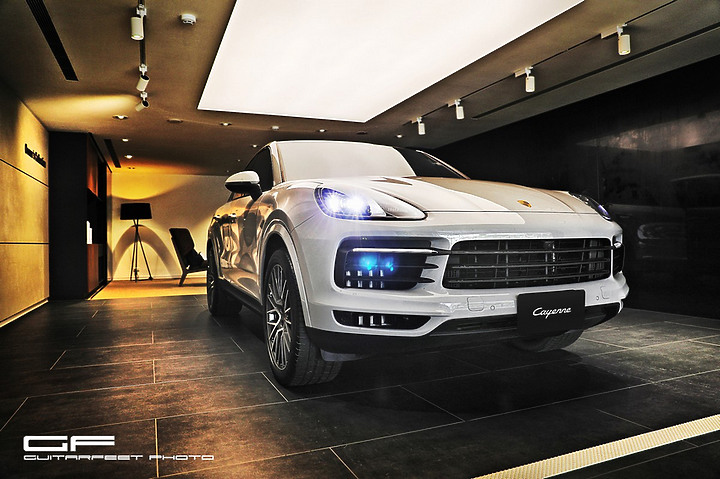 --跨界大蛙-- 保時捷 Porsche Cayenne Coupe 納豆灰 展間交車小記