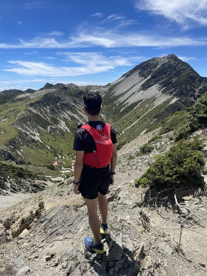 點我看大圖 被悶壞的半日包場南湖大山第一人稱POV SKYRunning