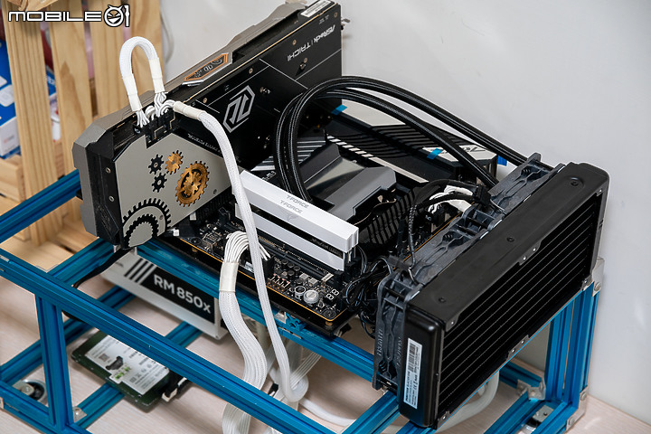 點我看大圖 高性能新選擇PHANTEKS GLACIER ONE 240T30 & T30-120高壓扇開箱測試