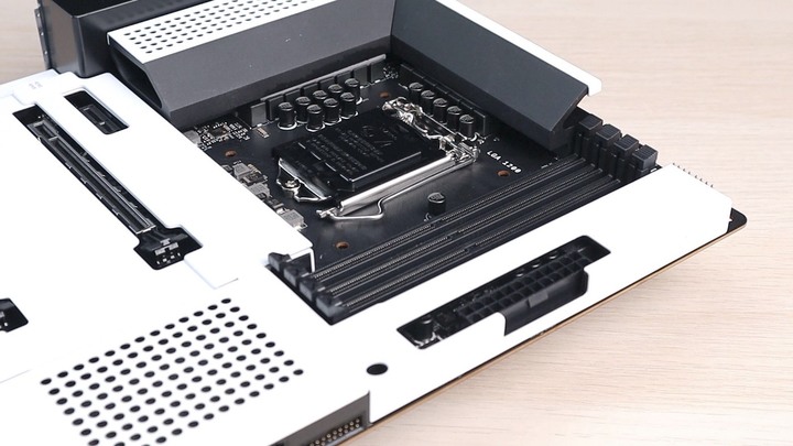 最美 Z590 主機板，沒有之一。NZXT N7 Z590 絕美開箱