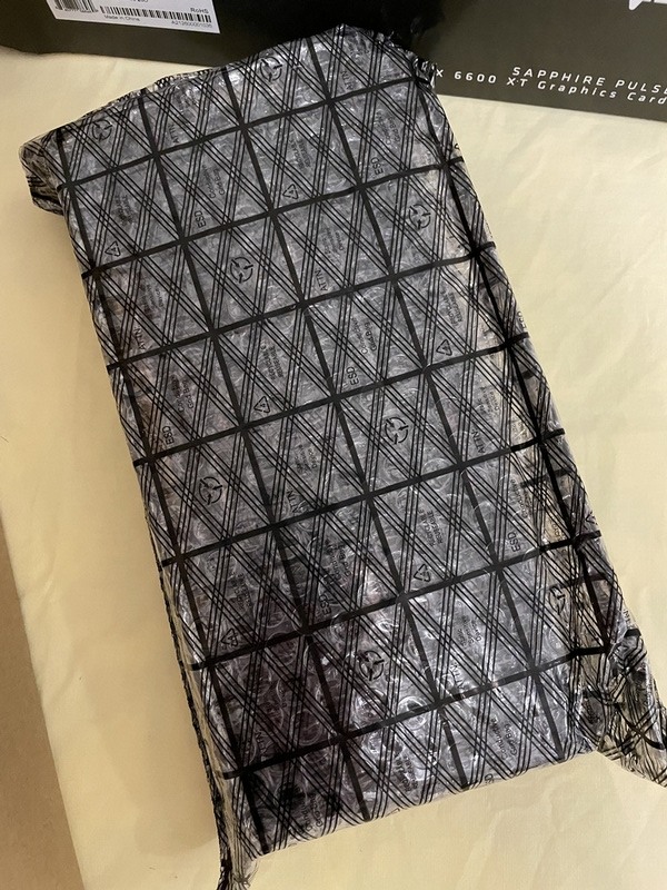 可以單買的 6600XT 藍寶石 SAPPHIRE PULSE 6600XT 開箱