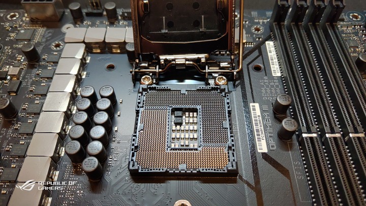 ROG & EKWB信仰電腦自組升級分享。