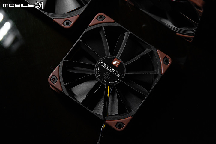 點我看大圖 高性能新選擇PHANTEKS GLACIER ONE 240T30 & T30-120高壓扇開箱測試