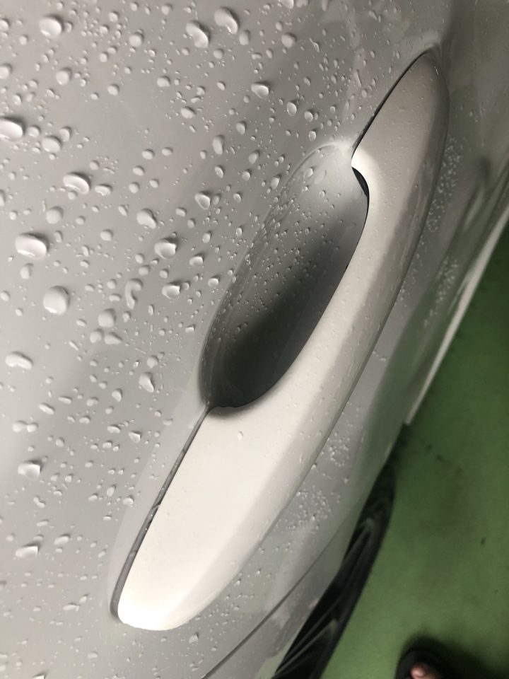汽車自撞 該不該整片門換掉？