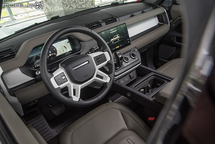 Land Rover Defender 90試駕｜短軸更對味，品味與樂趣兼具的個性休旅首選！