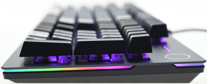 動手玩Cooler Master CK352電競機械鍵盤