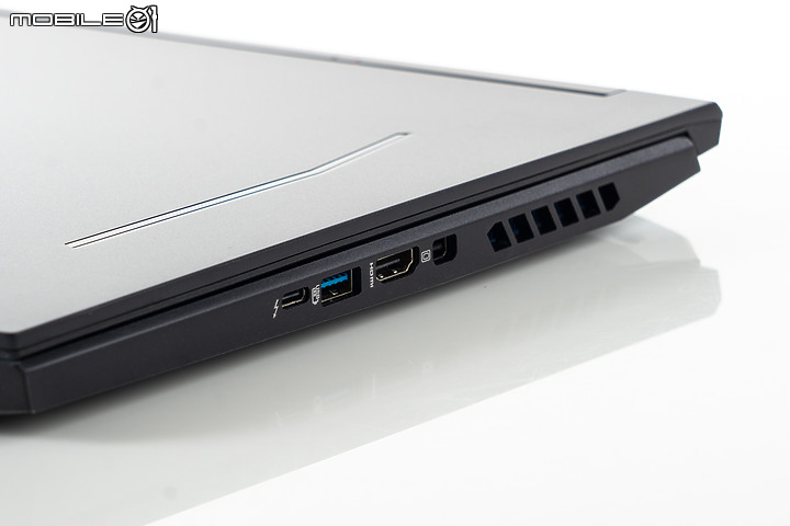 Acer Predator Helios 300 電競筆電 散熱出眾的 3A 遊戲利器！