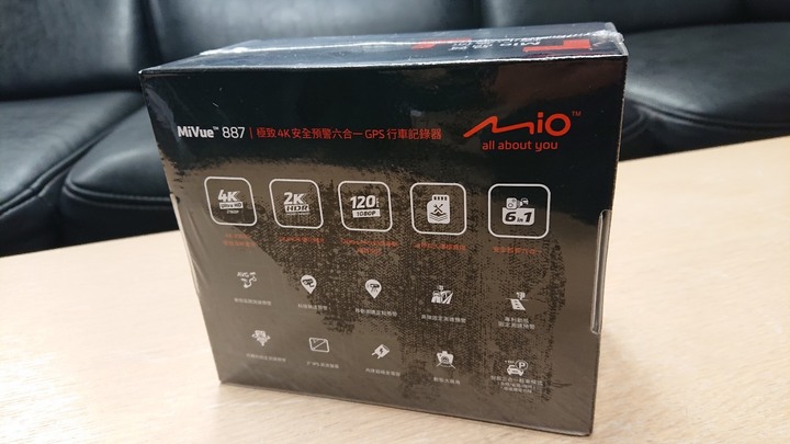 開箱MIO 887 4K 安全預警6合1行車記錄器
