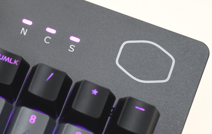動手玩Cooler Master CK352電競機械鍵盤