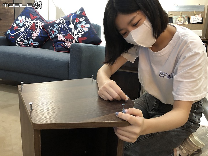 【開箱】手殘女不用靠男人 自己也能組裝DIY收納掀門櫃