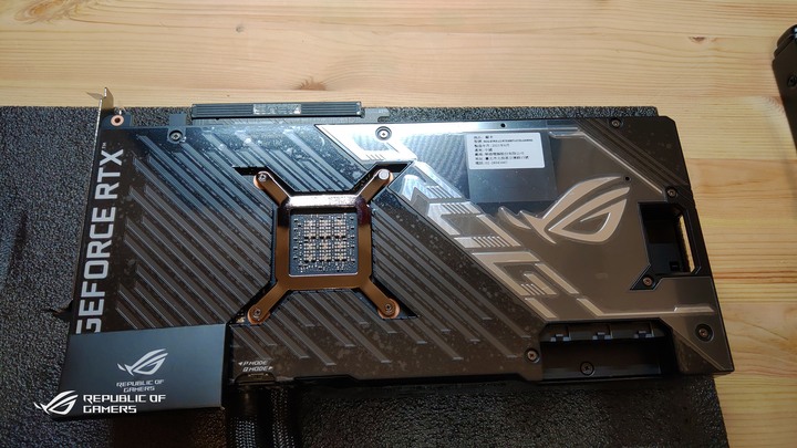 ROG & EKWB信仰電腦自組升級分享。