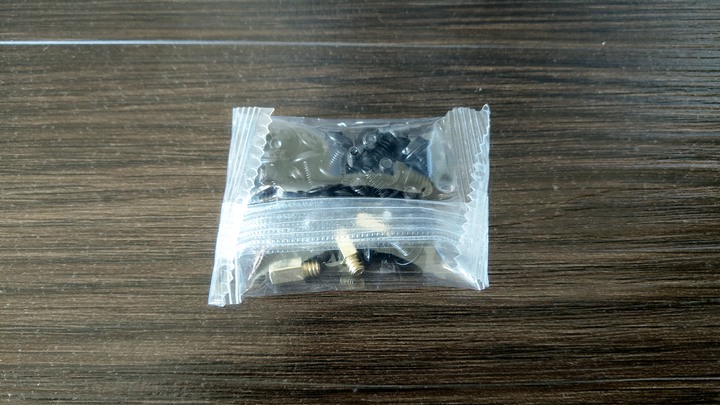 簡易開箱-MONTECH X3 MESH-純白 入門經濟款
