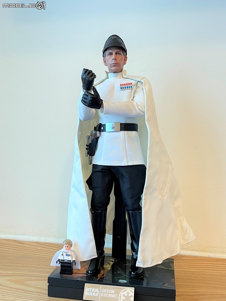 HotToys MMS519 星際大戰外傳：帝國先進武器研究局  局長 : 歐森·昆尼克
