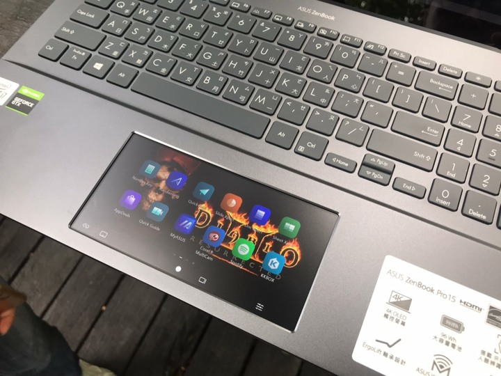 [OL 出任務] ZenBook UX535 4K OLED 配給財務中高級主管的筆電