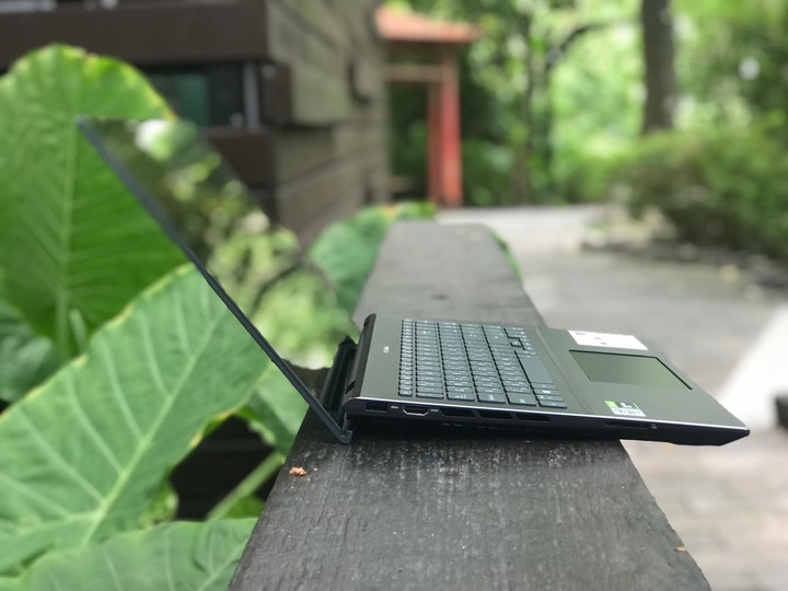 [OL 出任務] ZenBook UX535 4K OLED 配給財務中高級主管的筆電