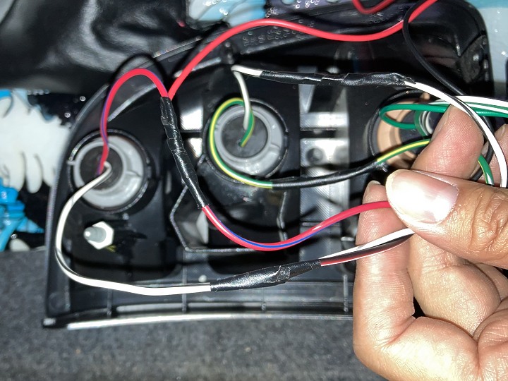 老車也要使用新科技:1999年一代RAV4 安裝Apple CarPlay主機