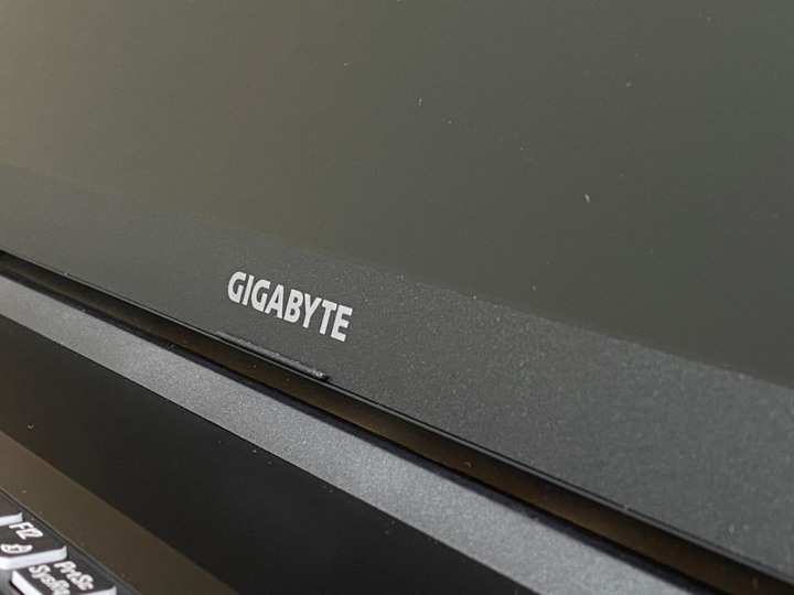 【開箱】 買了一台 GIGABYTE A7 X1 送老爸