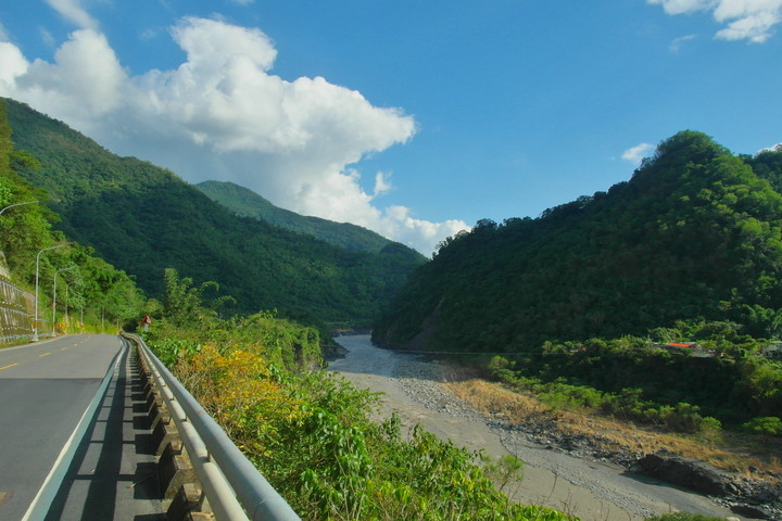 高雄終於天氣放晴(勁豪訓車小跑)