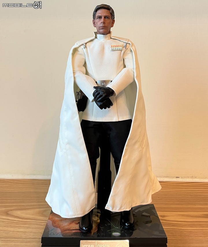HotToys MMS519 星際大戰外傳：帝國先進武器研究局  局長 : 歐森·昆尼克