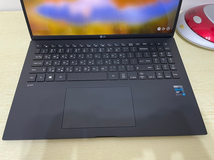 LG gram曜石黑16吋開箱分享