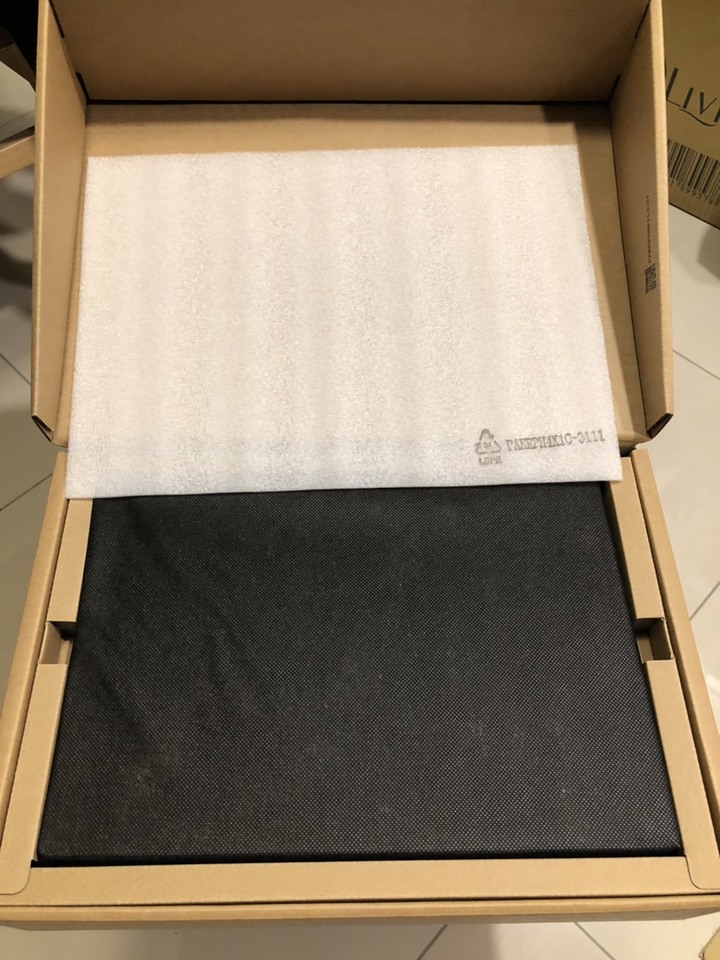 [不專業多圖開箱] 終於入手理想規格的筆電機械格命F1官方頂規，找超久