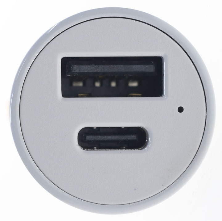 UIBI柚比A+C雙埠30W迷你車用充電器C30簡介及測試