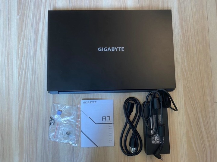 【開箱】 買了一台 GIGABYTE A7 X1 送老爸