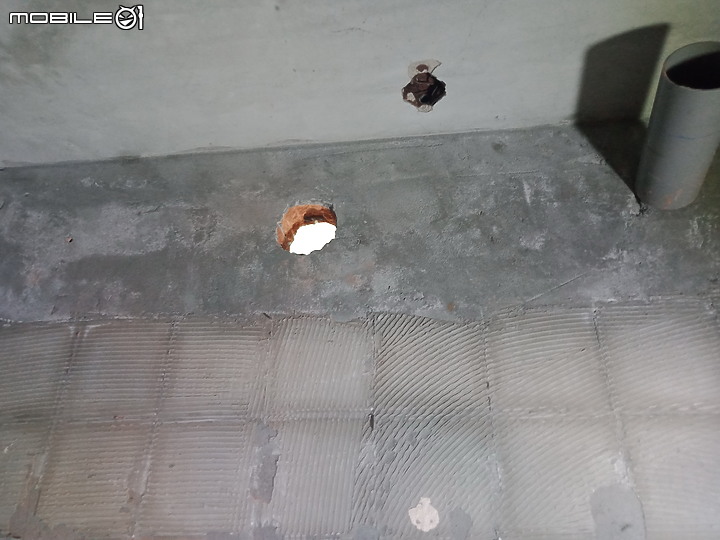 點我看大圖 (DIY分享).....老舊浴室改造之拆除與泥作篇......