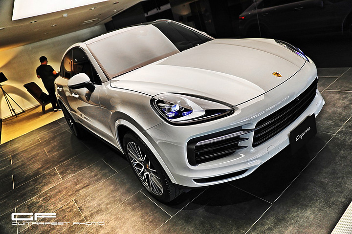 --跨界大蛙-- 保時捷 Porsche Cayenne Coupe 納豆灰 展間交車小記