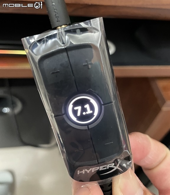 新週邊入手 HyperX Cloud Revolver 7.1 簡單開箱
