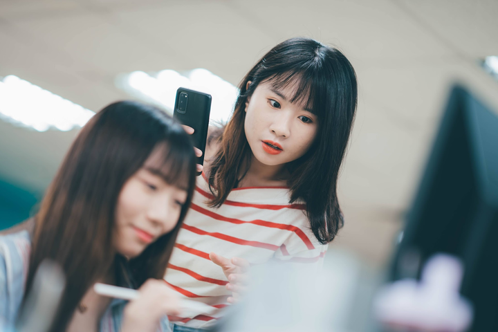 可以拆卸重複用的 iPad 藍光防窺片