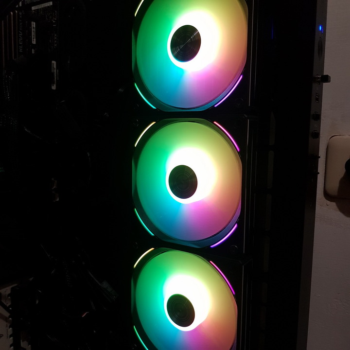 聯力 UNI FAN AL120 積木風扇 - 串聯超方便、軟體超直覺!