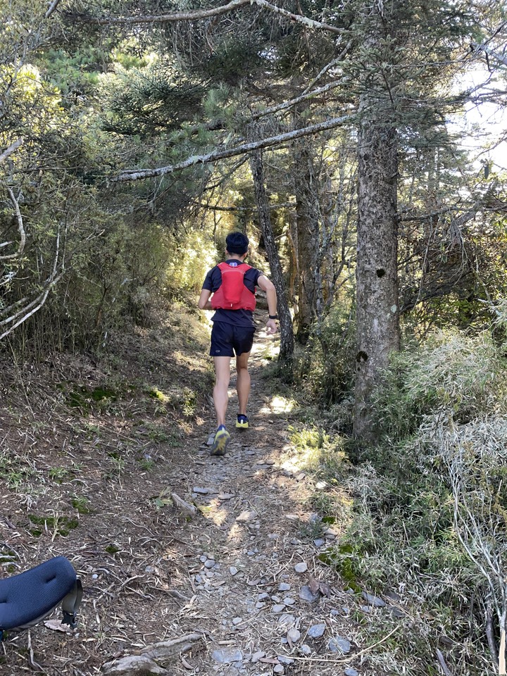 點我看大圖 被悶壞的半日包場南湖大山第一人稱POV SKYRunning