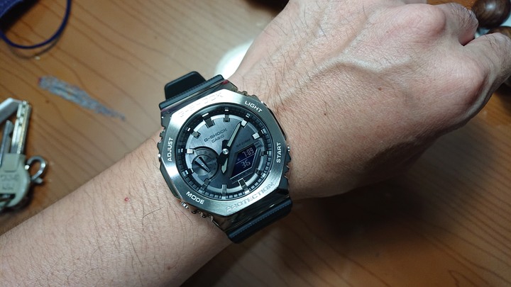 開箱：G-SHOCK 金屬GM-2100煙燻綠&白金灰