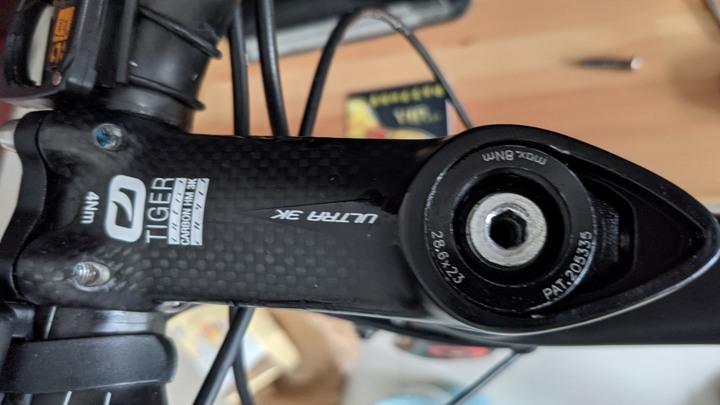 请问pinarello f10 most 的top cap的空隙 这样有问题吗？