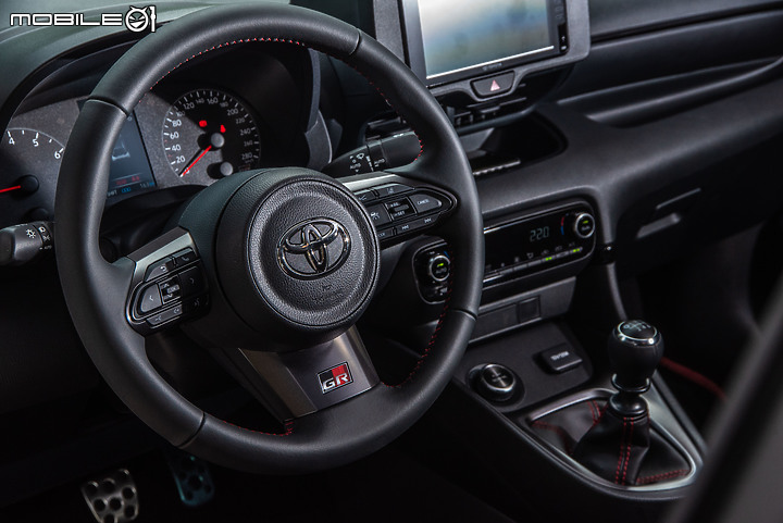 Toyota GR Yaris試駕|上車即戰鬥,樂趣滿分的暴力鴨真香!