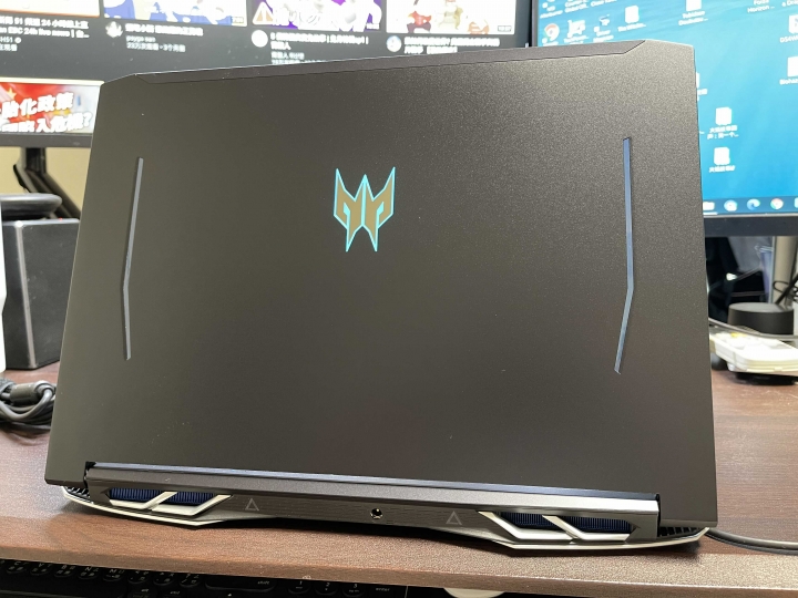 2021 Acer Predato Helios 300 2K螢幕 開箱