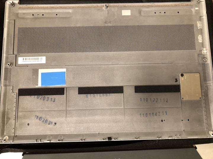 [不專業多圖開箱] 終於入手理想規格的筆電機械格命F1官方頂規，找超久