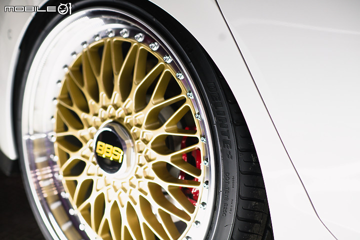 【海外新訊】金色BBS就是帥！美國VW推出八代Golf GTI BBS Concept！