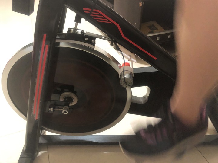 【脂肪變電能】健身車DIY改裝發電裝置,明天的手機用電,今天趕快用脂肪交換