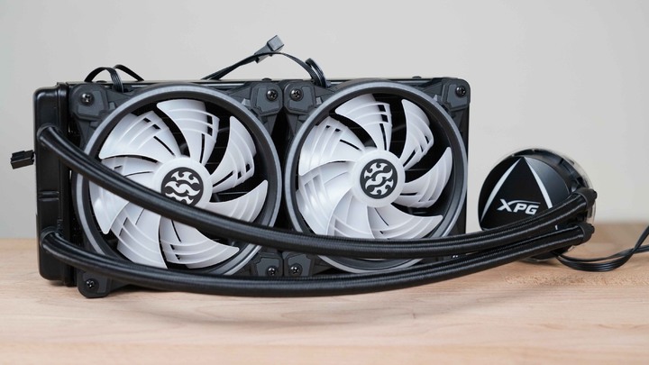 點我看大圖 潮流外觀,頂尖性能。ADATA LEVANTE 240 水冷散熱器