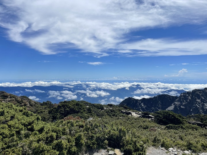 點我看大圖 被悶壞的半日包場南湖大山第一人稱POV SKYRunning