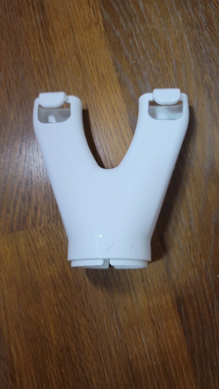 LG 18L變頻除濕機 V.S 淡水反潮木地板房間