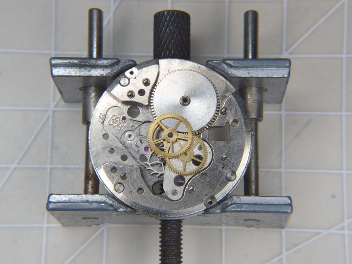 自娛玩修錶 - 天長地久: 鐵達時TITUS DE LUXE 21 Jewels (Case MOD. 5486/Venus cal. 227)