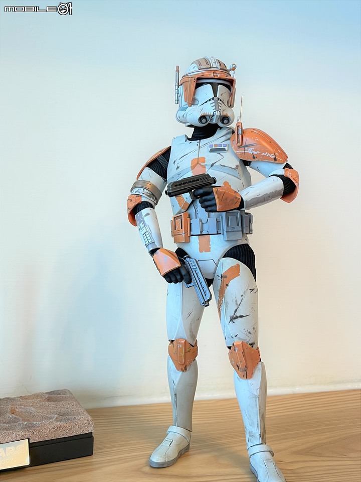 我得第一隻HotToys MMS524 複製人 212團 寇迪隊長