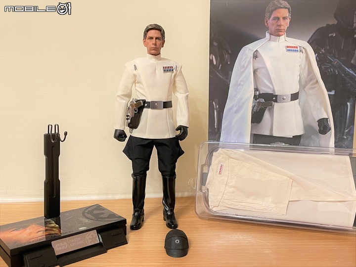 HotToys MMS519 星際大戰外傳：帝國先進武器研究局  局長 : 歐森·昆尼克